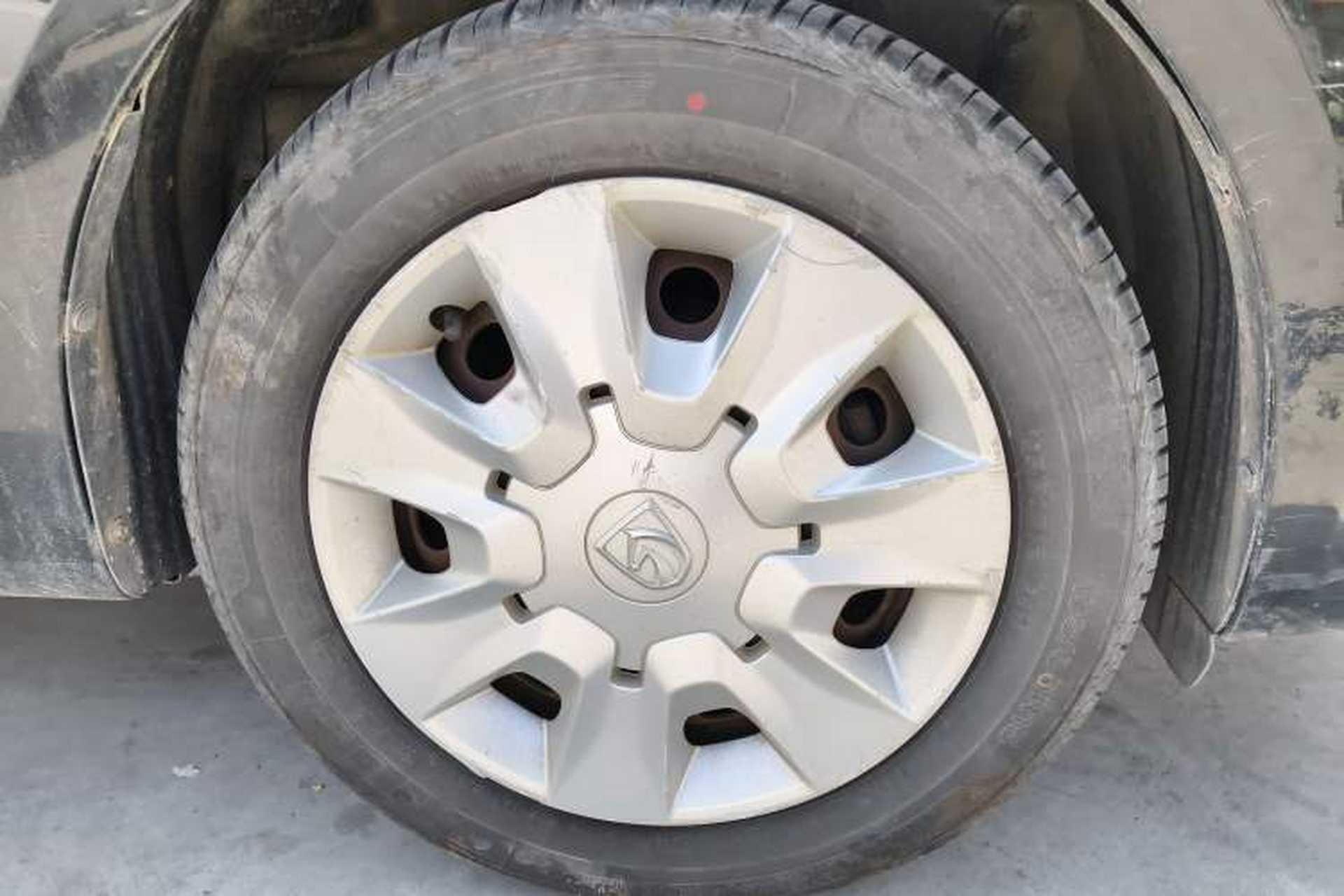 Used Baojun 630 2014 1.5L manual standard version Right Front Wheel Hub