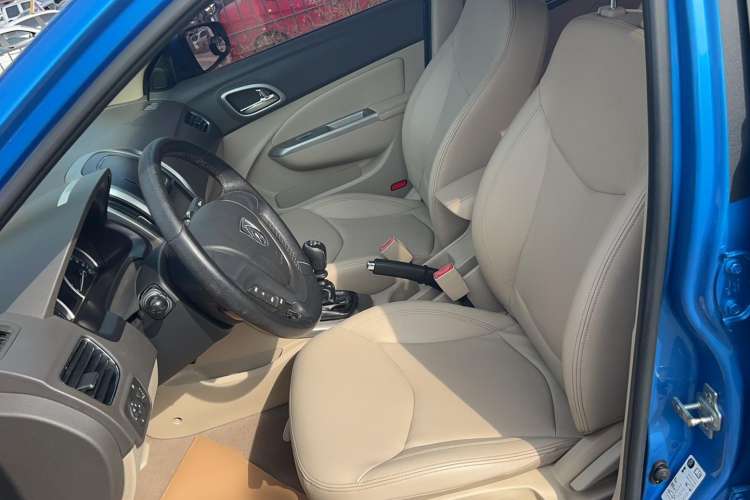 Used Baojun 630 2014 1.5L manual Elite version Left Front Seat