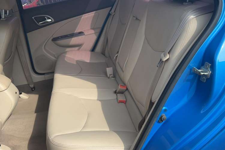 Used Baojun 630 2014 1.5L manual Elite version Left Rear Seat