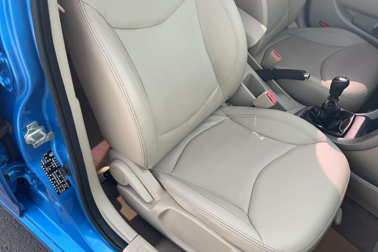 Used Baojun 630 2014 1.5L manual Elite version Right Front Seat
