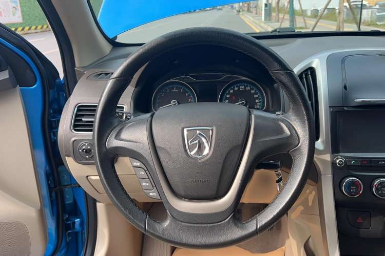 Used Baojun 630 2014 1.5L manual Elite version Steering Wheel