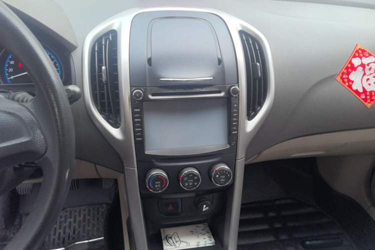Used Baojun 630 2014 1.5L manual standard version Audio And AC Panel