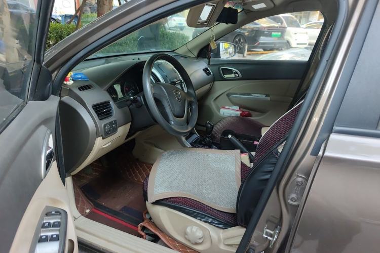 Used Baojun 630 2014 1.5L manual Comfort trim level Driver Seat