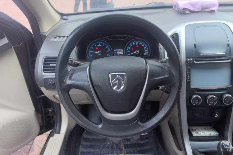 Used Baojun 630 2014 1.5L manual standard version Steering Wheel