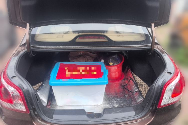 Used Baojun 630 2014 1.5L manual standard version Trunk