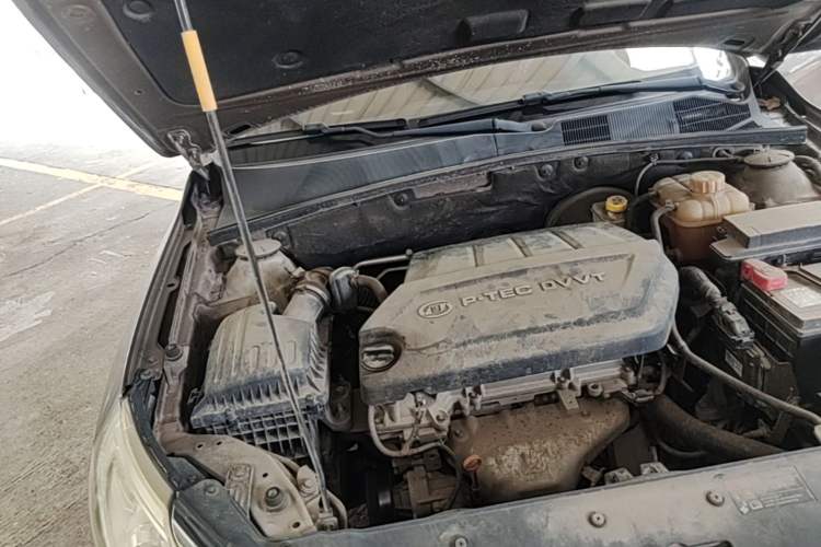 Used Baojun 630 2014 1.5L manual Comfort trim level Engine Bay Right