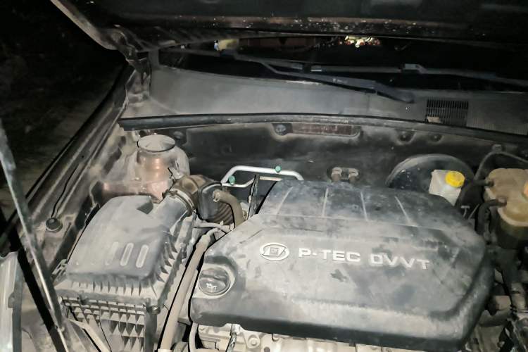Used Baojun 630 2014 1.5L automatic comfort version Engine Bay Right
