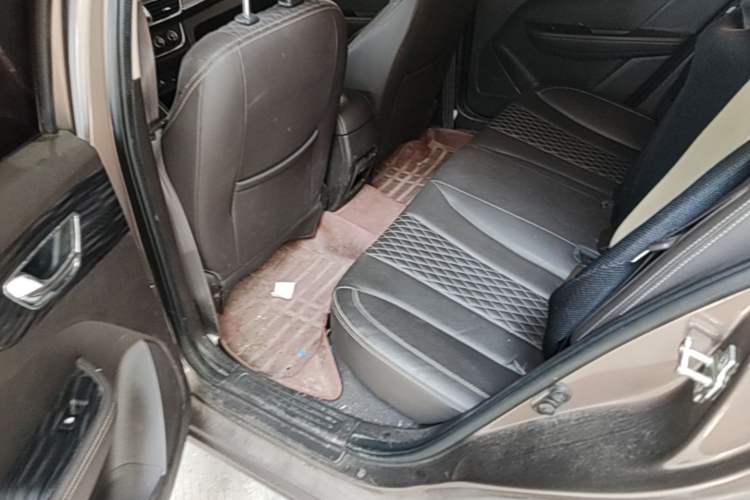 Used Baojun 630 2014 1.5L manual Comfort trim level Left Rear Seat