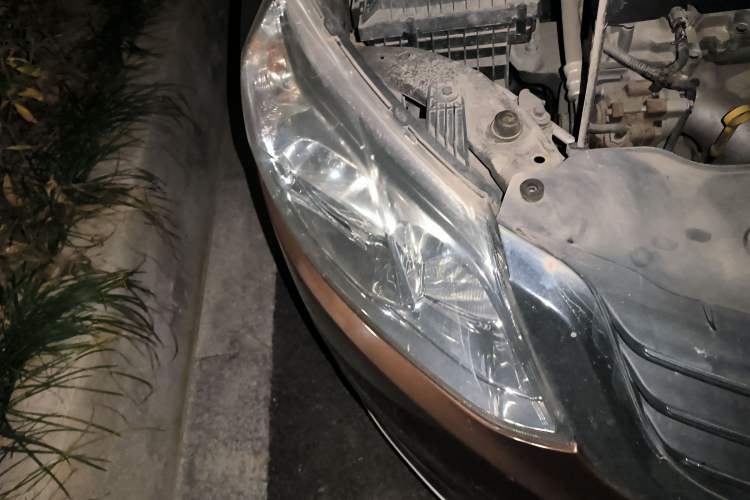 Used Baojun 630 2014 1.5L automatic comfort version Right Front Headlight