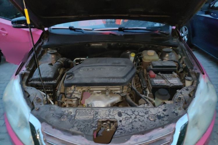 Used Baojun 630 2014 1.5L manual Comfort trim level Engine Bay