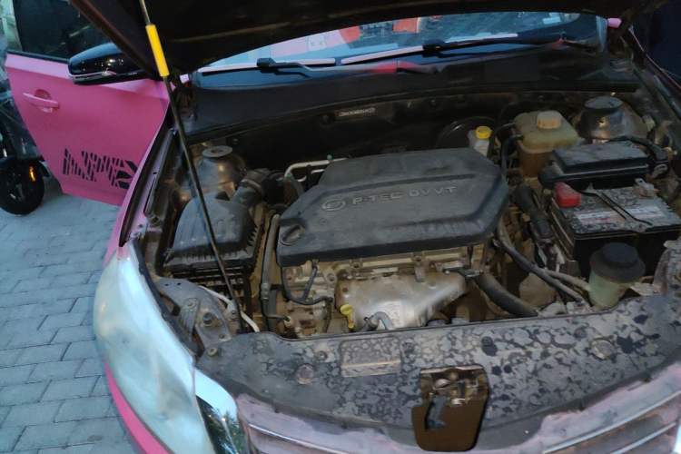Used Baojun 630 2014 1.5L manual Comfort trim level Engine Bay Right