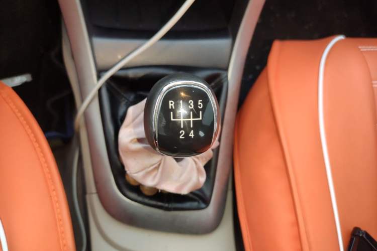 Used Baojun 630 2014 1.5L manual Comfort trim level Gear Lever