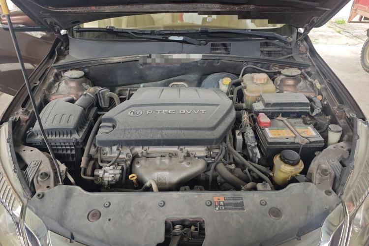 Used Baojun 630 2014 1.5L automatic comfort version Engine Bay