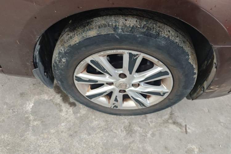 Used Baojun 630 2014 1.5L automatic comfort version Right Front Wheel Hub