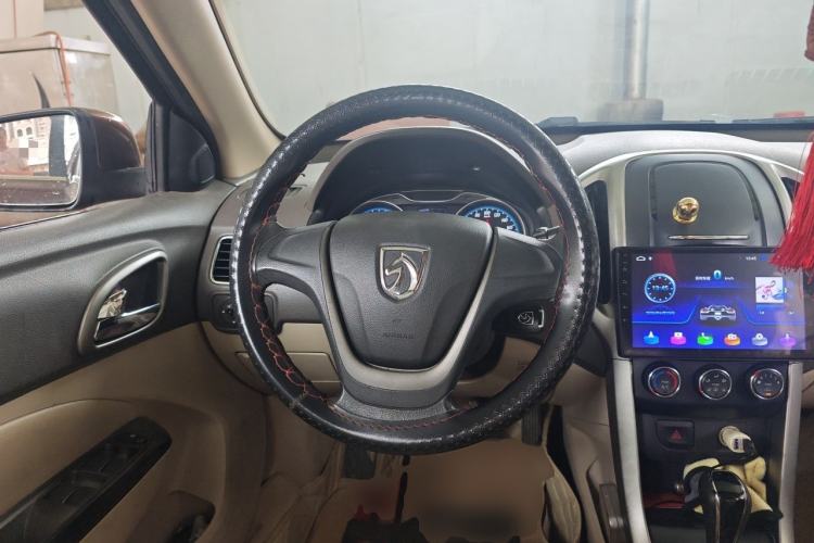 Used Baojun 630 2014 1.5L automatic comfort version Steering Wheel