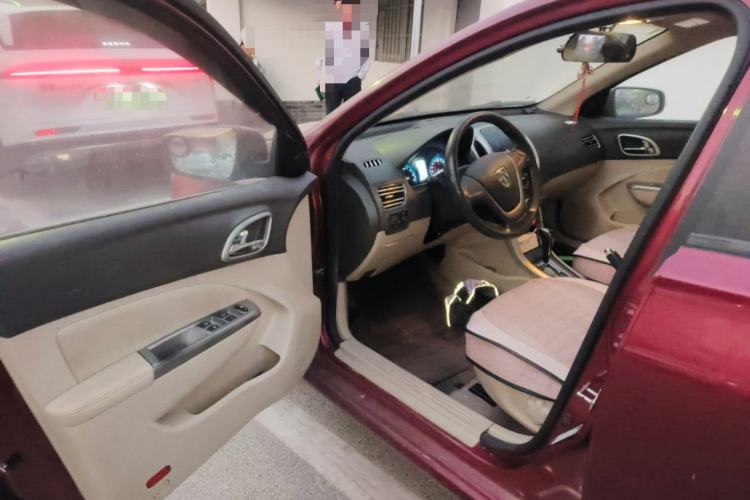 Used Baojun 630 2014 1.5L automatic comfort version Driver Seat