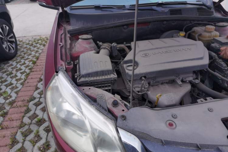 Used Baojun 630 2014 1.5L manual Comfort trim level Engine Bay Right