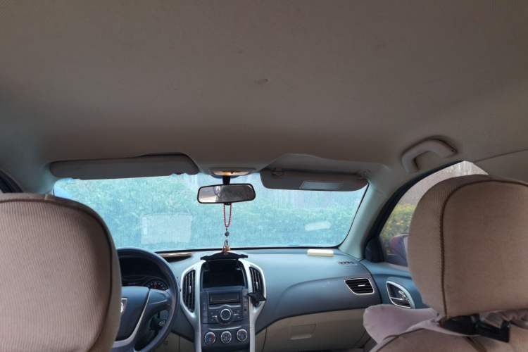Used Baojun 630 2014 1.5L manual Comfort trim level Headliner