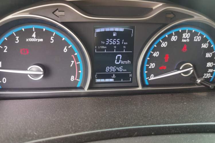 Used Baojun 630 2014 1.5L manual Comfort trim level Odometer Close Up