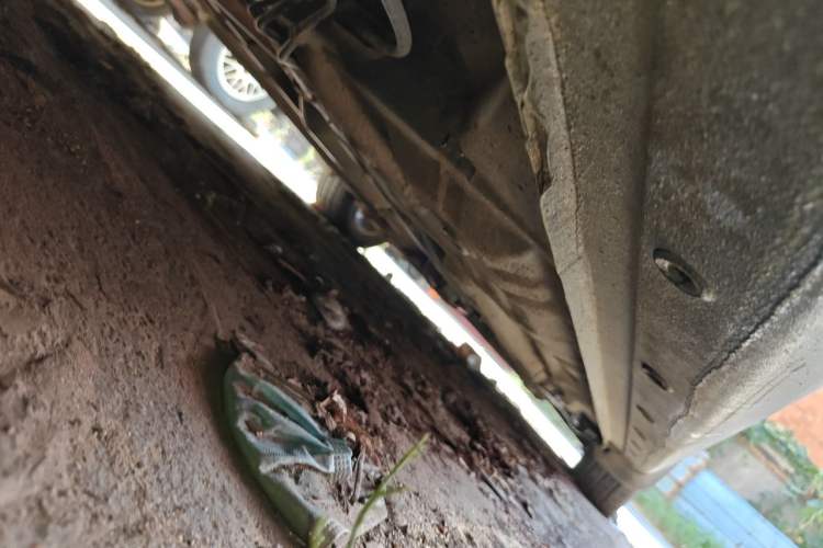 Used Baojun 630 2014 1.5L manual Comfort trim level Chassis Front Left