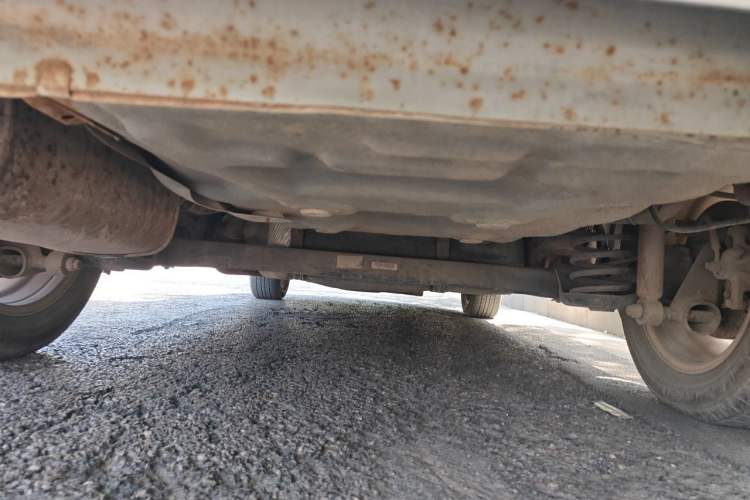 Used Baojun 630 2014 1.5L manual standard version Chassis Rear