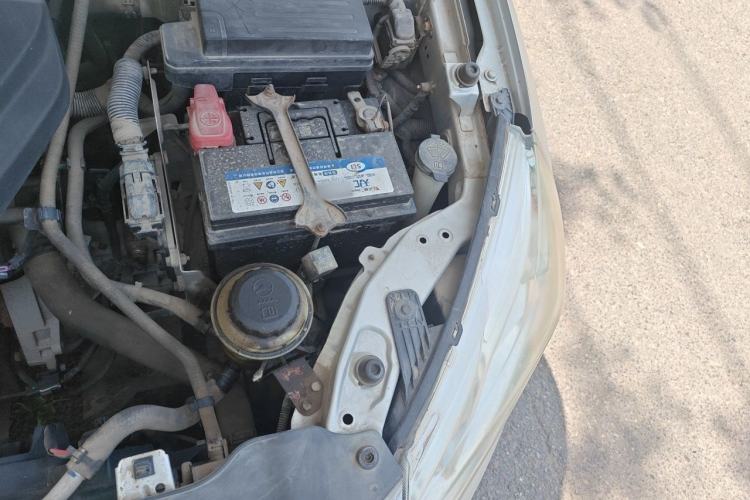 Used Baojun 630 2014 1.5L manual standard version Engine Bay Left