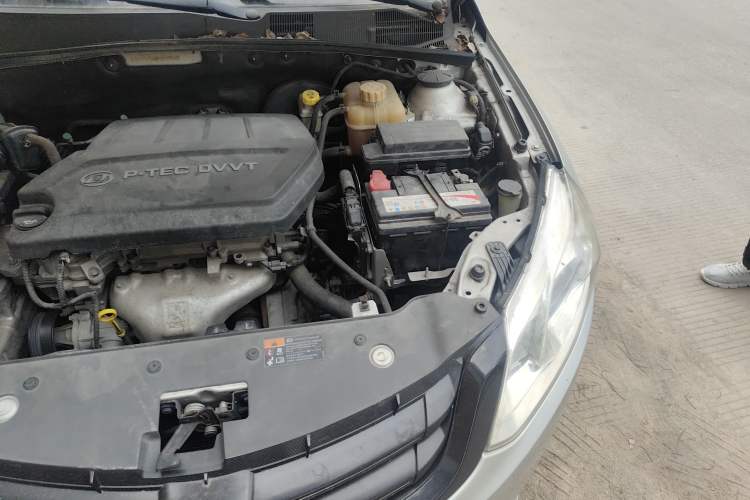 Used Baojun 630 2014 1.5L manual Comfort trim level Engine Bay Left