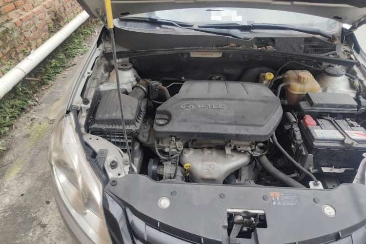 Used Baojun 630 2014 1.5L manual Comfort trim level Engine Bay Right