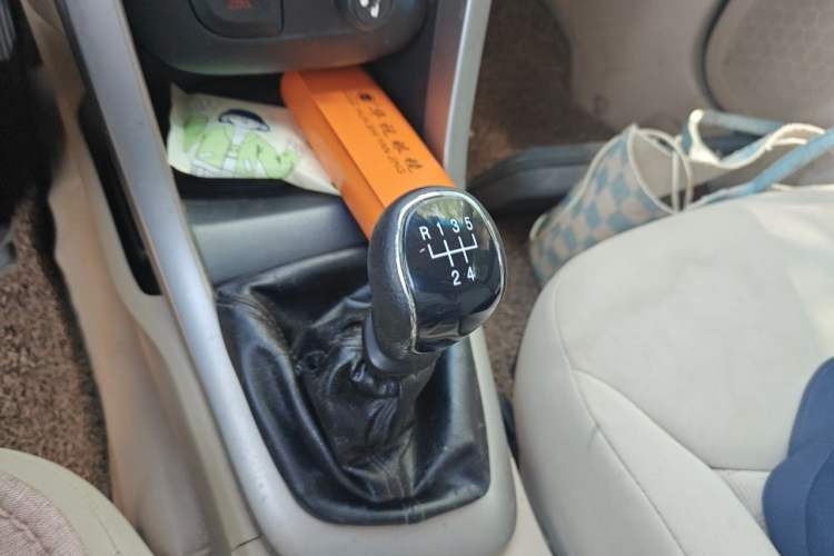 Used Baojun 630 2014 1.5L manual standard version Gear Lever