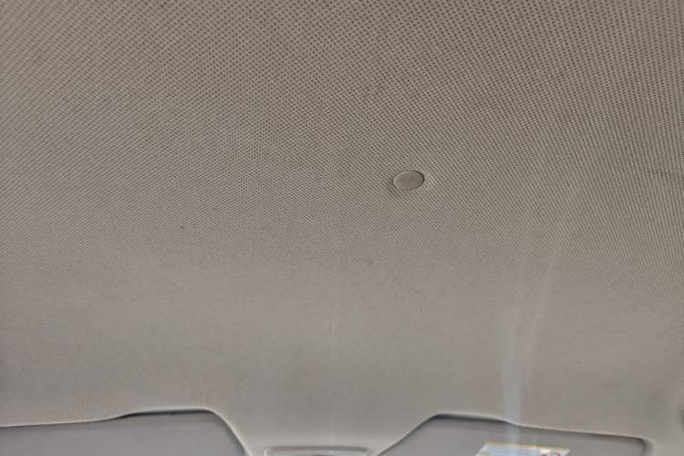 Used Baojun 630 2014 1.5L manual standard version Headliner