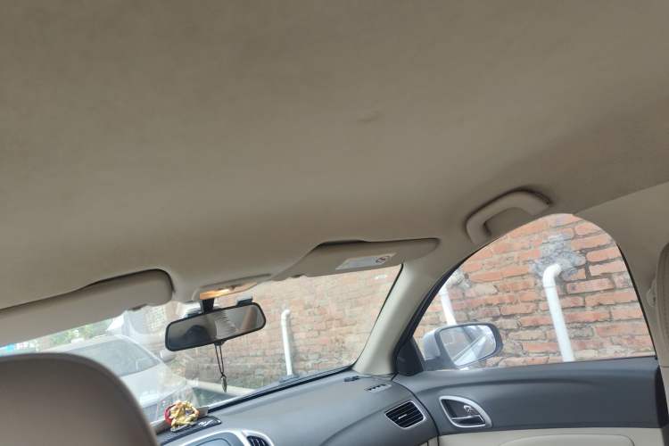 Used Baojun 630 2014 1.5L manual Comfort trim level Headliner