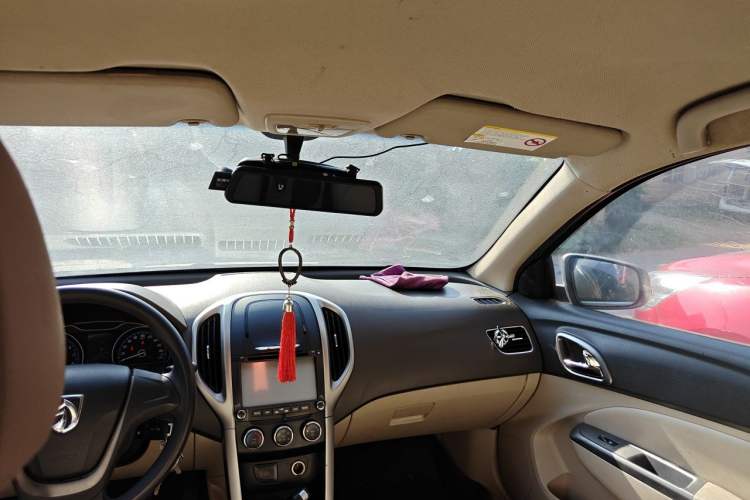 Used Baojun 630 2014 1.5L manual Comfort trim level Headliner