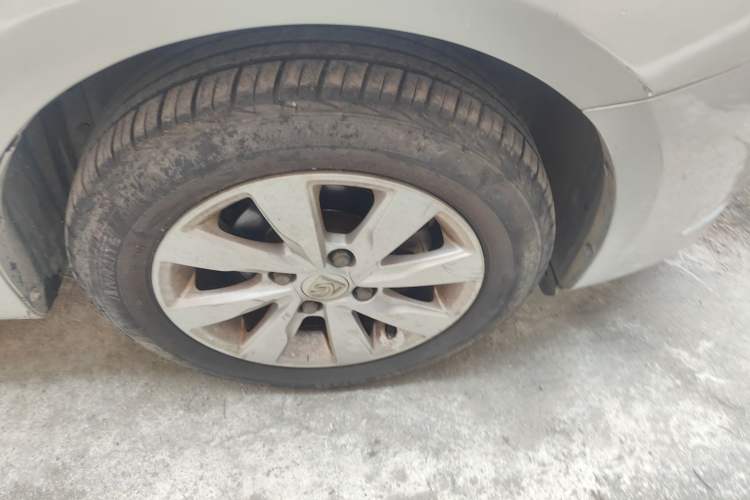 Used Baojun 630 2014 1.5L manual Comfort trim level Right Front Wheel Hub