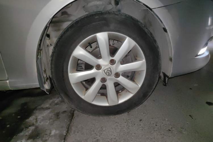 Used Baojun 630 2014 1.5L manual standard version Right Front Wheel Hub