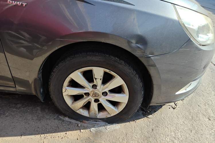 Used Baojun 630 2014 1.5L manual Comfort trim level Right Front Wheel Hub