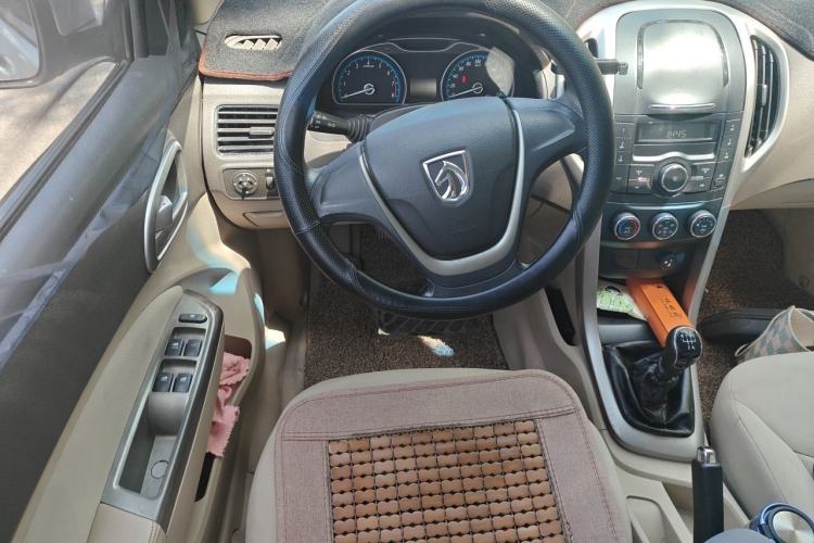 Used Baojun 630 2014 1.5L manual standard version Steering Wheel