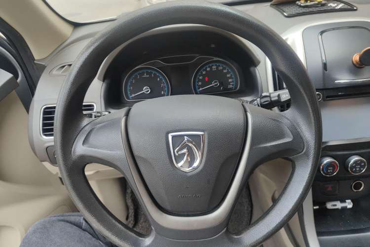 Used Baojun 630 2014 1.5L manual Comfort trim level Steering Wheel