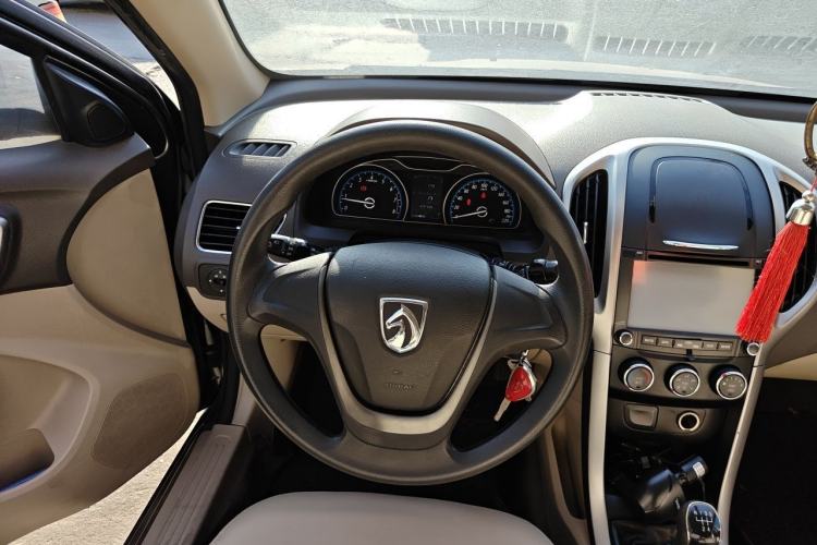 Used Baojun 630 2014 1.5L manual Comfort trim level Steering Wheel