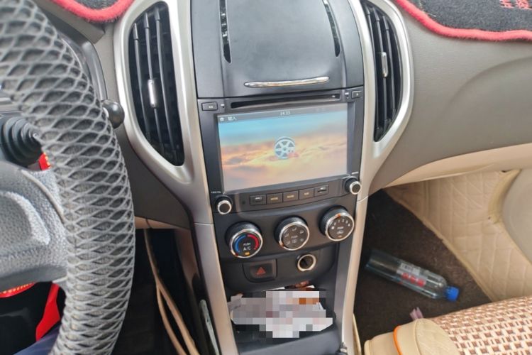 Used Baojun 630 2014 1.5L manual Comfort trim level Audio And AC Panel