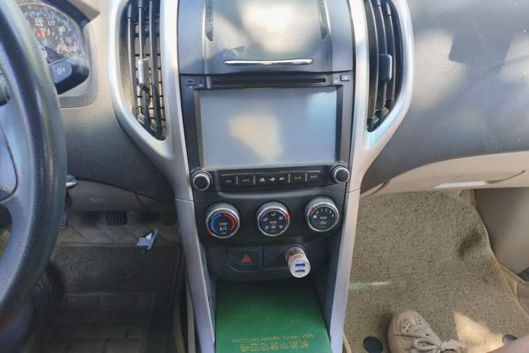 Used Baojun 630 2014 1.5L manual standard version Audio And AC Panel