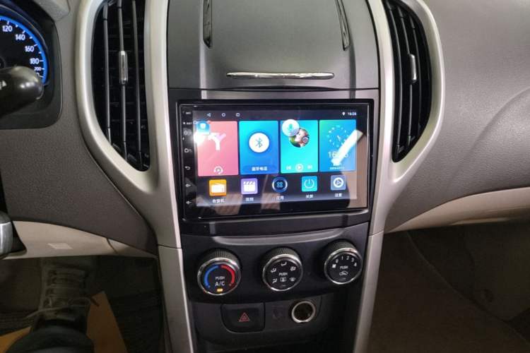 Used Baojun 630 2014 1.5L automatic comfort version Audio And AC Panel