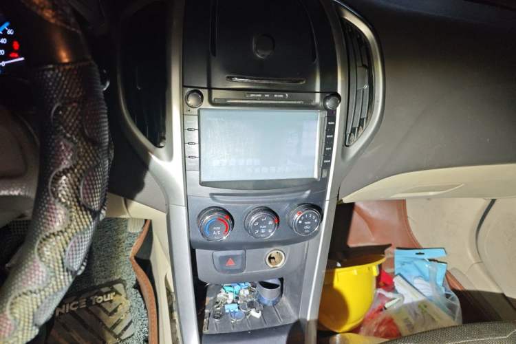 Used Baojun 630 2014 1.5L manual standard version Audio And AC Panel