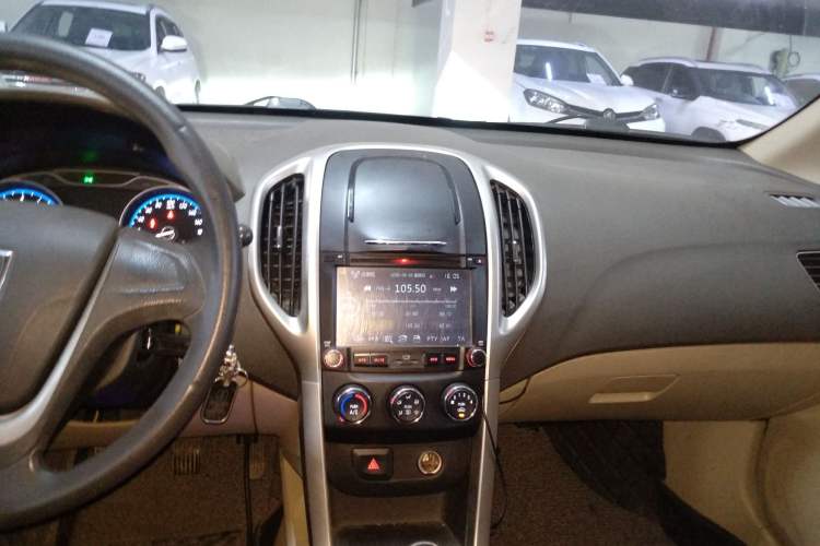 Used Baojun 630 2014 1.5L manual standard version Audio And AC Panel