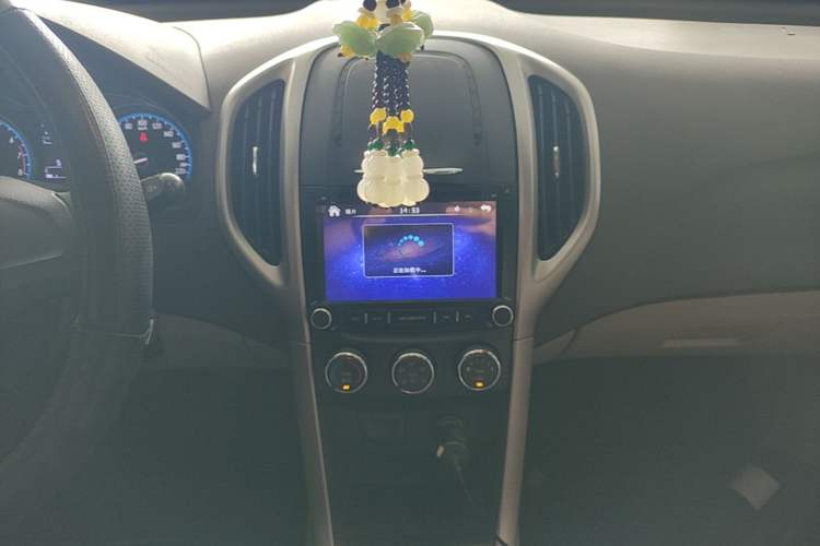 Used Baojun 630 2014 1.5L manual Comfort trim level Audio And AC Panel