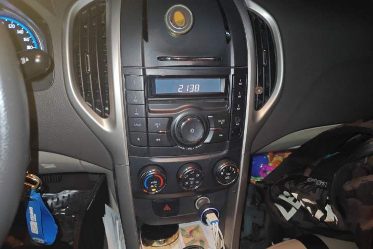 Used Baojun 630 2014 1.5L automatic comfort version Audio And AC Panel