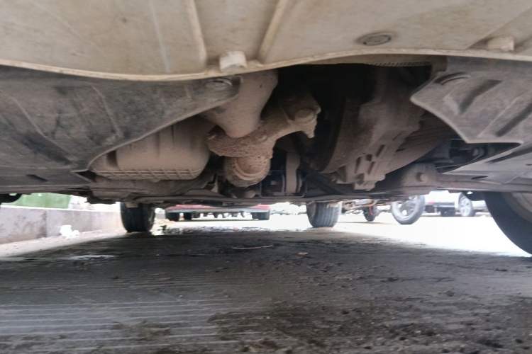 Used Baojun 630 2014 1.5L manual standard version Chassis Front