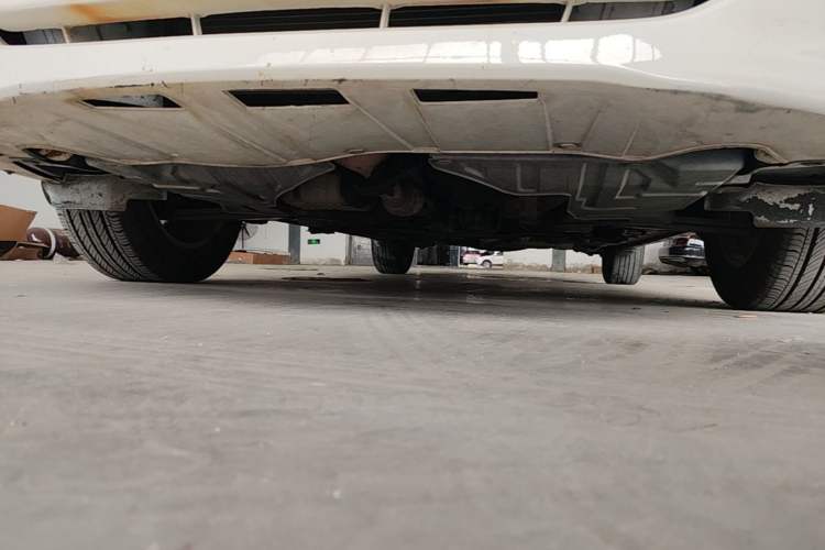 Used Baojun 630 2014 1.5L manual Comfort trim level Chassis Front