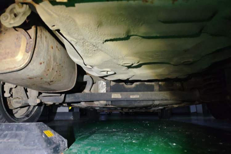 Used Baojun 630 2014 1.5L manual standard version Chassis Rear