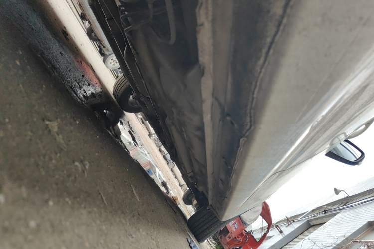 Used Baojun 630 2014 1.5L manual Comfort trim level Chassis Rear Right