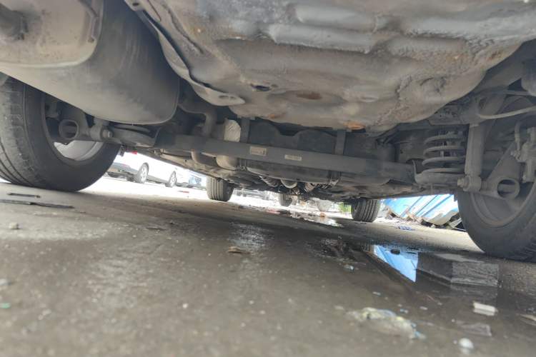 Used Baojun 630 2014 1.5L manual Comfort trim level Chassis Rear
